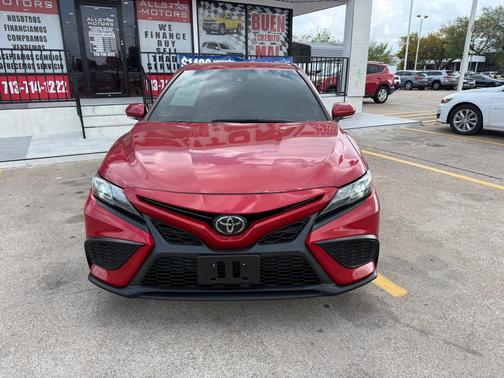 2022 Toyota Camry SE