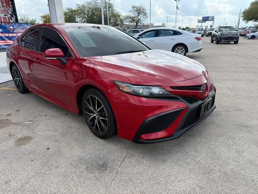 2022 Toyota Camry SE