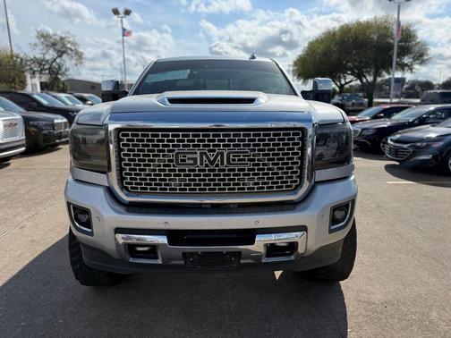 2017 GMC Sierra 2500 Denali