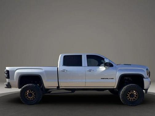 2017 GMC Sierra 2500 Denali