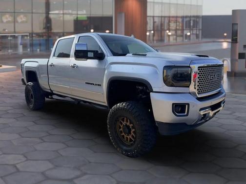 2017 GMC Sierra 2500 Denali