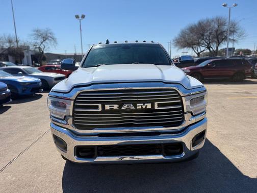 2020 RAM 3500 Laramie Crew Cab 4x4 8' Box