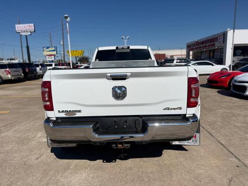 2020 RAM 3500 Laramie Crew Cab 4x4 8' Box