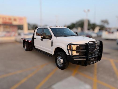Oxford White 2019 Ford F-350 XL