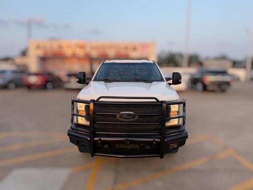 Oxford White 2019 Ford F-350 XL