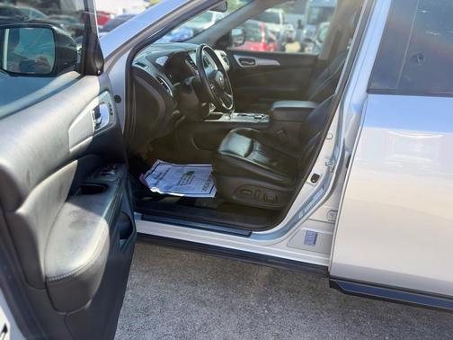 2018 Nissan Pathfinder SL