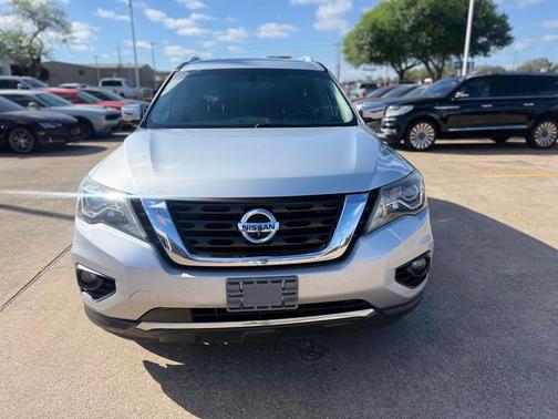 2018 Nissan Pathfinder SL