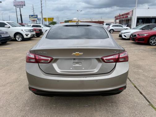 Mineral Gray Metallic 2022 Chevrolet Malibu FWD LT