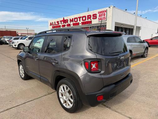 Granite Crystal Metallic Clearcoat 2019 Jeep Renegade Latitude