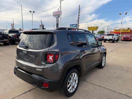 Granite Crystal Metallic Clearcoat 2019 Jeep Renegade Latitude