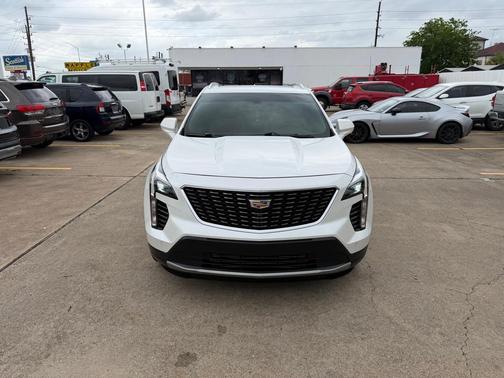 Crystal White Tricoat 2019 Cadillac XT4 Premium Luxury