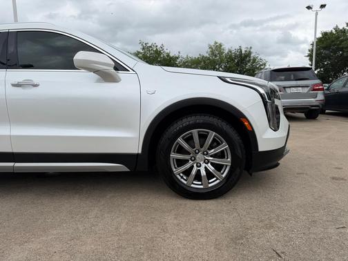 Crystal White Tricoat 2019 Cadillac XT4 Premium Luxury