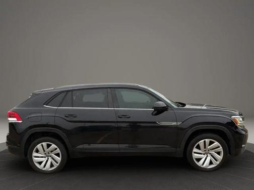 Deep Black Pearl 2020 Volkswagen Atlas Cross Sport 2.0T SE w/Technology