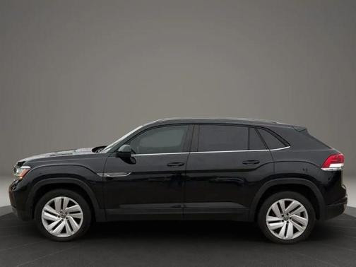 Deep Black Pearl 2020 Volkswagen Atlas Cross Sport 2.0T SE w/Technology