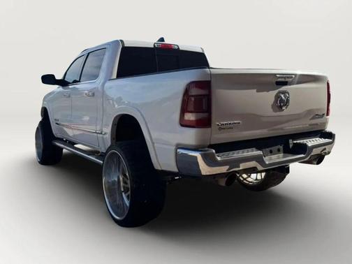 WHITE 2019 RAM 1500 Laramie