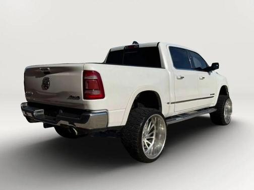 WHITE 2019 RAM 1500 Laramie
