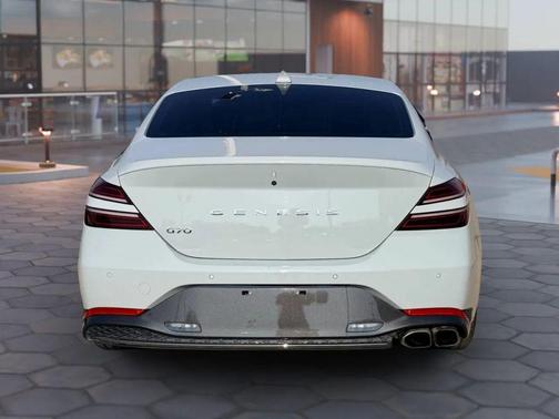 2023 Genesis G70 2.0T RWD