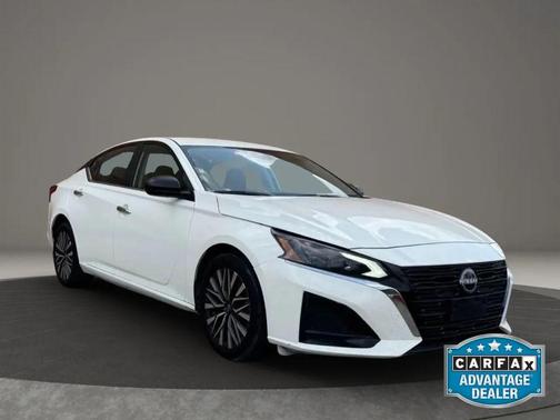 WHITE 2025 Nissan Altima 2.5 SV