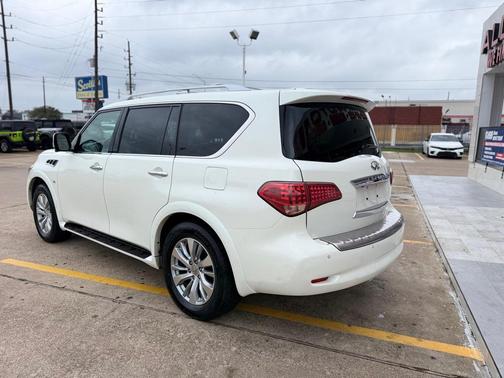2016 INFINITI QX80 Base