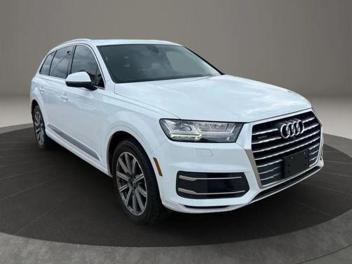 White 2019 Audi Q7 45 Premium Plus