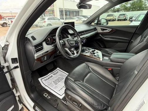 White 2019 Audi Q7 45 Premium Plus