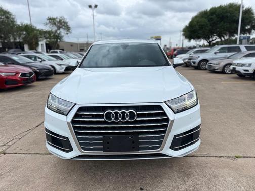 White 2019 Audi Q7 45 Premium Plus