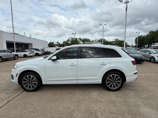 White 2019 Audi Q7 45 Premium Plus