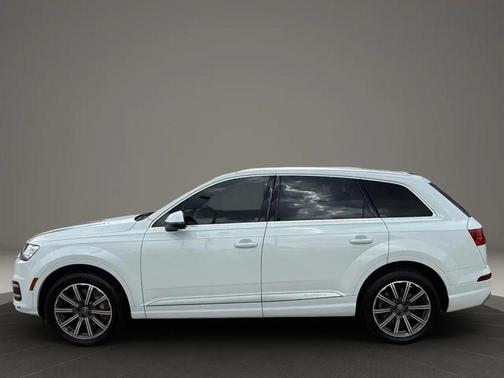 White 2019 Audi Q7 45 Premium Plus