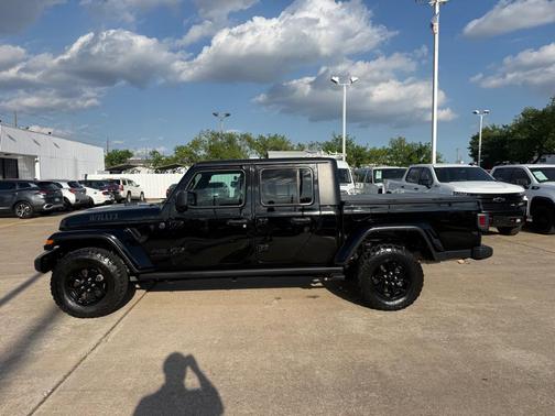 Black Clearcoat 2023 Jeep Gladiator Sport