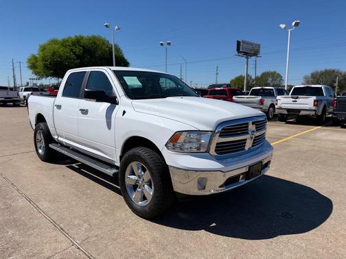 2015 RAM 1500 SLT
