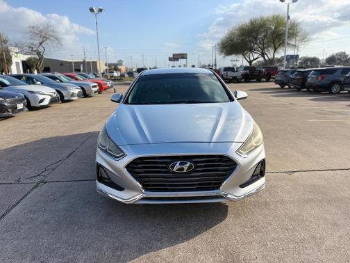2018 Hyundai SONATA SE