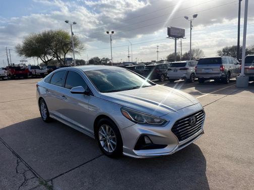 2018 Hyundai SONATA SE