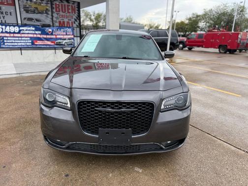 2018 Chrysler 300 S