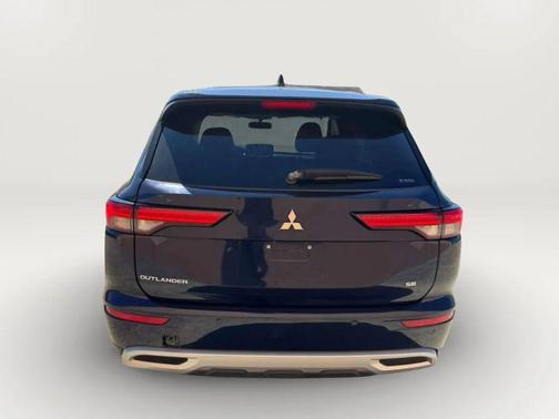 White Diamond/Black Roof 2024 Mitsubishi Outlander SP