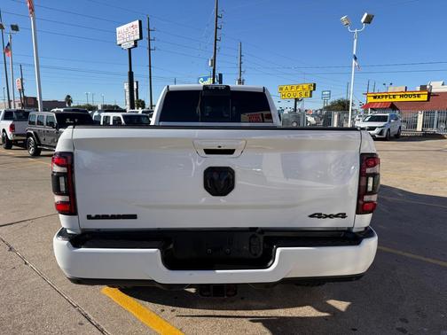2021 RAM 3500 Laramie Crew Cab 4x4 8' Box