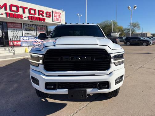 2021 RAM 3500 Laramie Crew Cab 4x4 8' Box