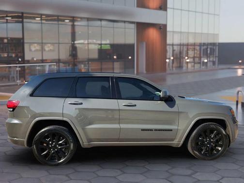 2021 Jeep Grand Cherokee Laredo