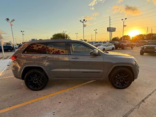 2021 Jeep Grand Cherokee Laredo