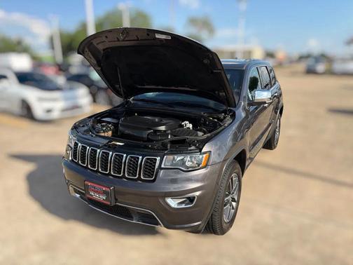 Granite Crystal Metallic Clearcoat 2018 Jeep Grand Cherokee Limited