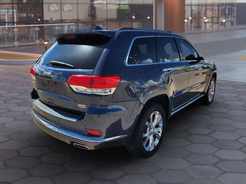 2020 Jeep Grand Cherokee Summit