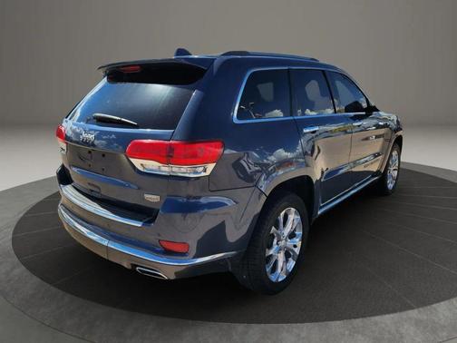 2020 Jeep Grand Cherokee Summit