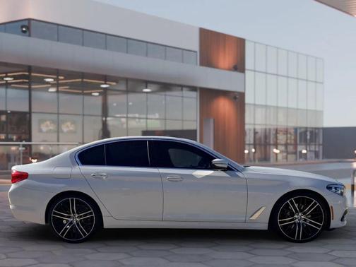 2017 BMW 530 530i Sedan 4D