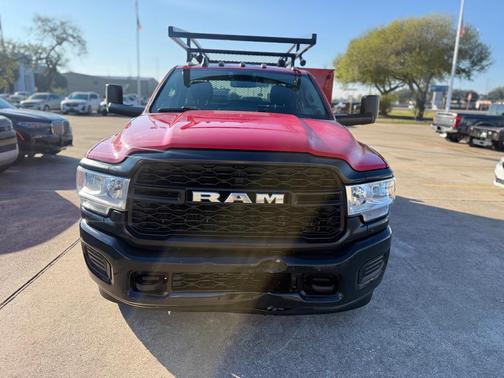 2019 RAM 1500 SLT
