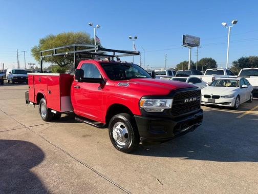 2019 RAM 1500 SLT