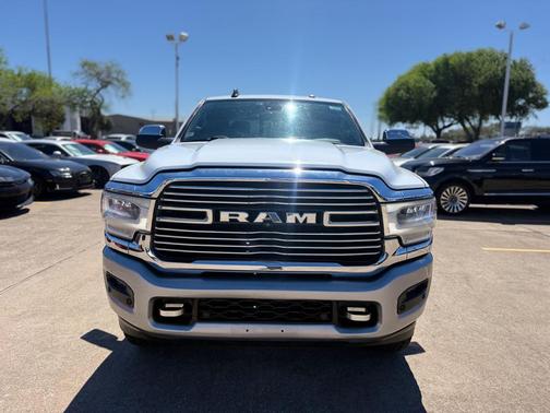 2020 RAM 2500 Laramie Crew Cab 4x4 6'4' Box