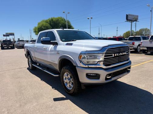 2020 RAM 2500 Laramie Crew Cab 4x4 6'4' Box