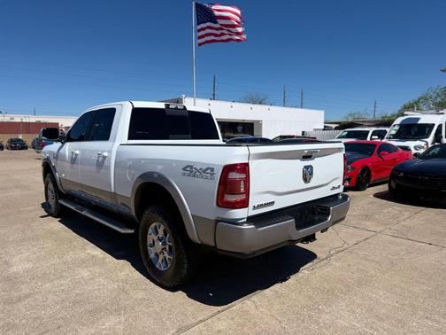 2020 RAM 2500 Laramie Crew Cab 4x4 6'4' Box