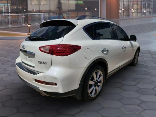 2017 INFINITI QX50 Base