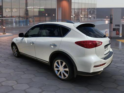 2017 INFINITI QX50 Base