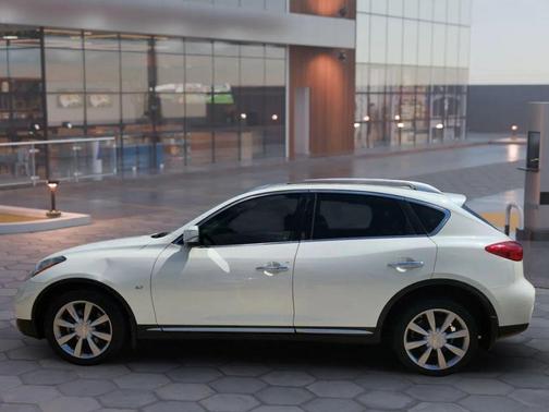 2017 INFINITI QX50 Base